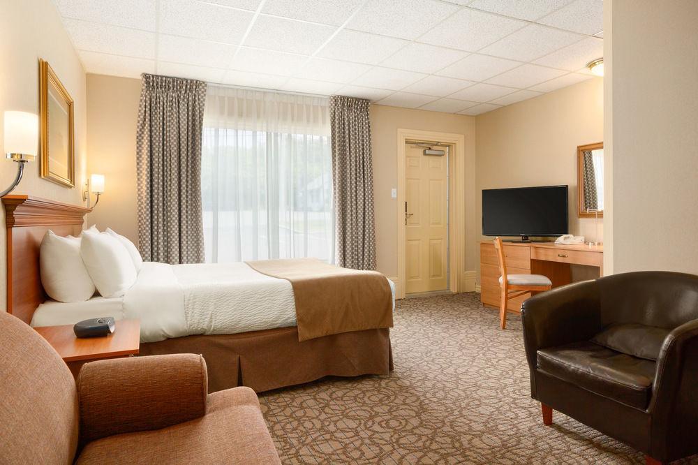 Days Inn By Wyndham ריבייר-דו-לופ מראה חיצוני תמונה
